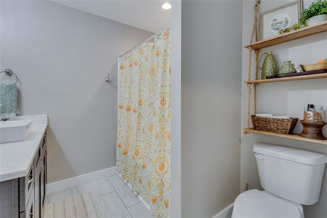 1712 E Saluda Lake Road, Greenville, SC 29611