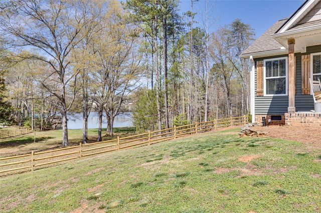 1712 E Saluda Lake Road, Greenville, SC 29611