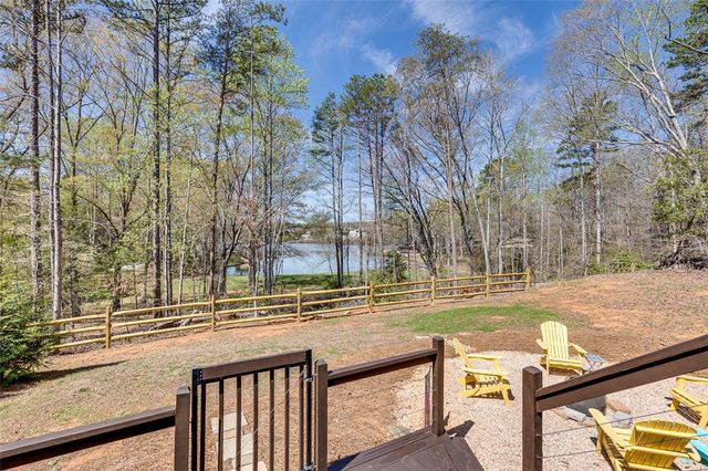 1712 E Saluda Lake Road, Greenville, SC 29611
