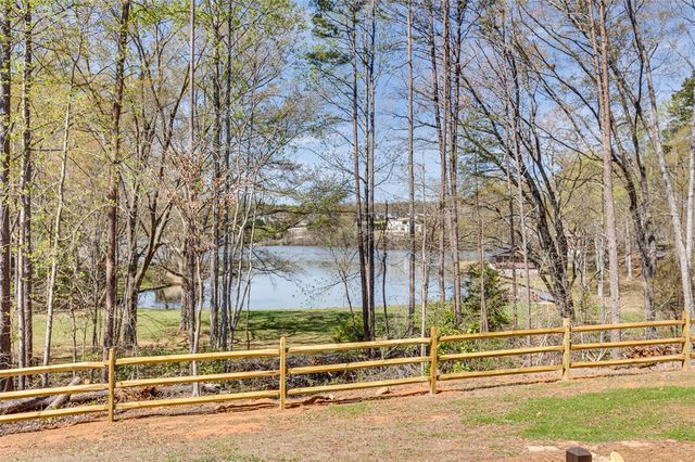 1712 E Saluda Lake Road, Greenville, SC 29611