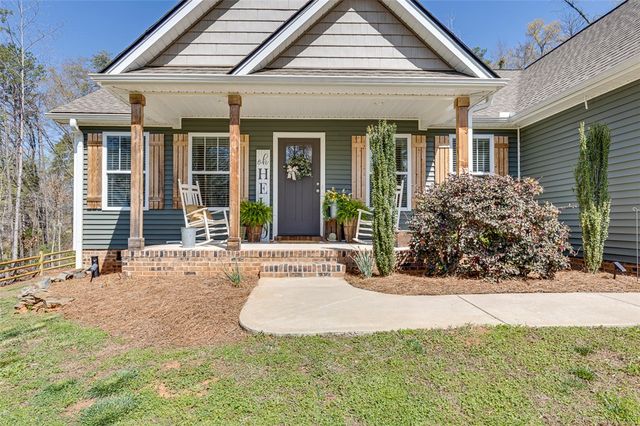 1712 E Saluda Lake Road, Greenville, SC 29611