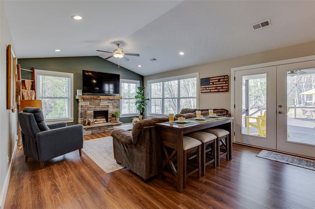 1712 E Saluda Lake Road, Greenville, SC 29611