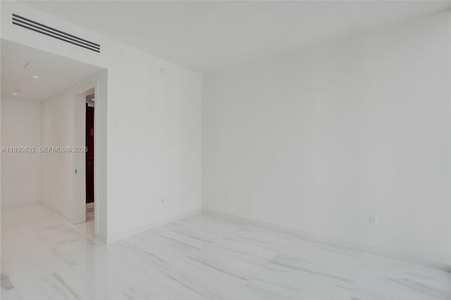 300 Biscayne Boulevard Way 3704C, Miami, FL 33131