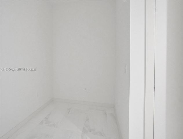 300 Biscayne Boulevard Way 3704C, Miami, FL 33131