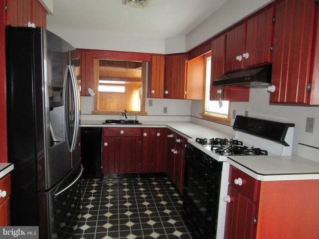 378 WOODLAND VIEW DR, York, PA 17406