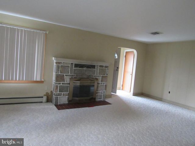 378 WOODLAND VIEW DR, York, PA 17406