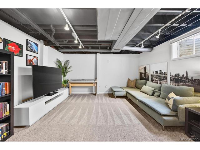 9981 Holland Ct, Broomfield, CO 80021