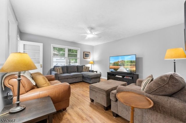 2 Carla Ct, Rockaway Twp., NJ 07866