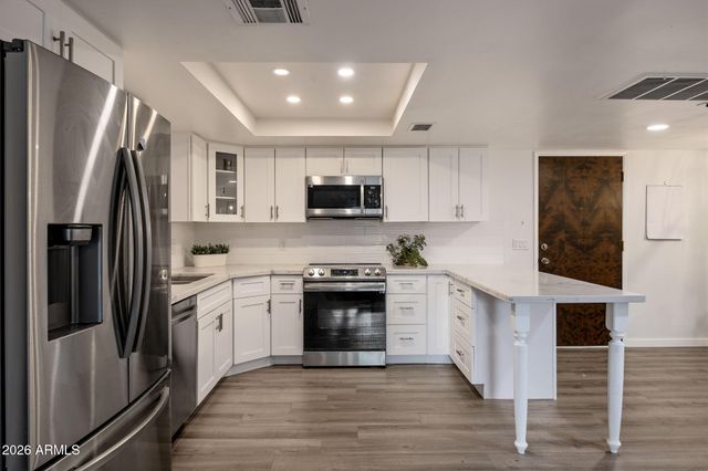 7930 E CAMELBACK Road 304, Scottsdale, AZ 85251