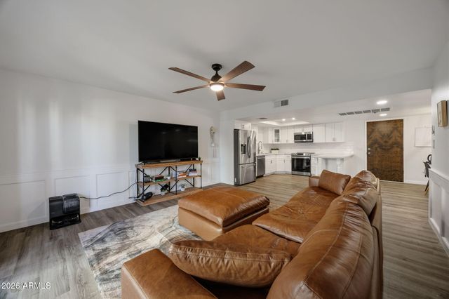 7930 E CAMELBACK Road 304, Scottsdale, AZ 85251