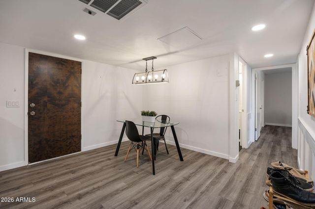 7930 E CAMELBACK Road 304, Scottsdale, AZ 85251