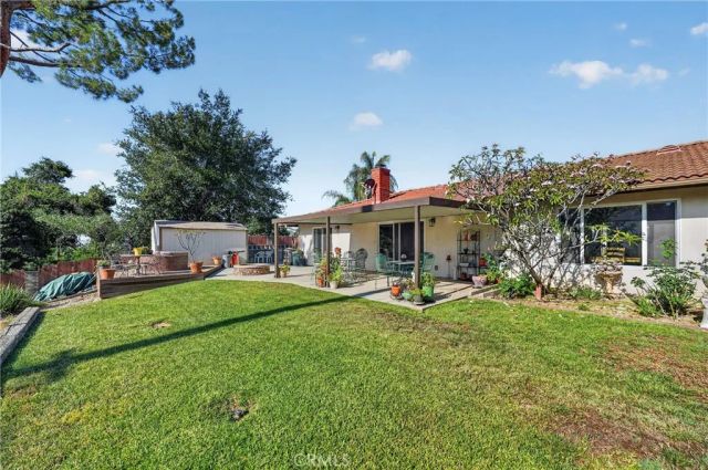 808 N Westridge Avenue, Glendora, CA 91741