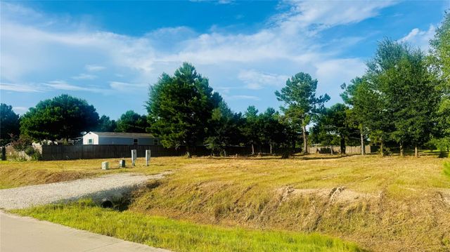 72 Road 5248, Cleveland, TX 77327