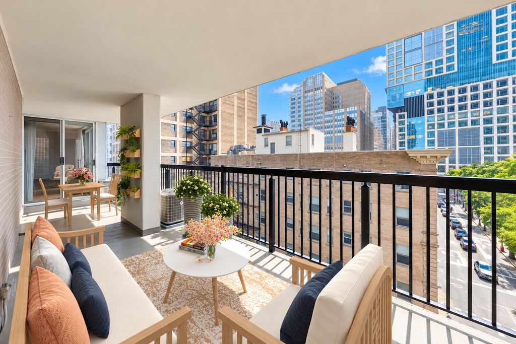 201 E Chestnut Street 8B, Chicago, IL 60611 — photo 3