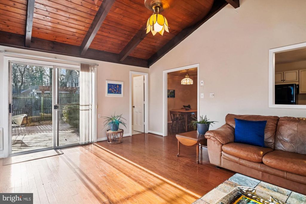 Image 10 of property listing at 2845 CARROLLTON RD, Annapolis, MD 21403