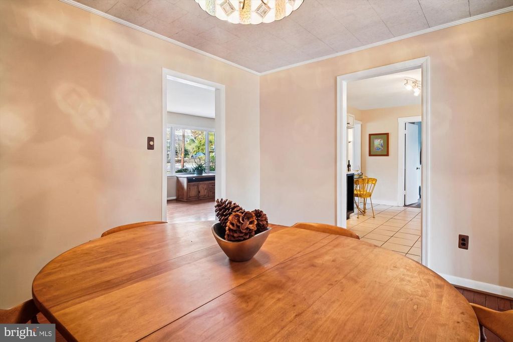 Image 17 of property listing at 2845 CARROLLTON RD, Annapolis, MD 21403