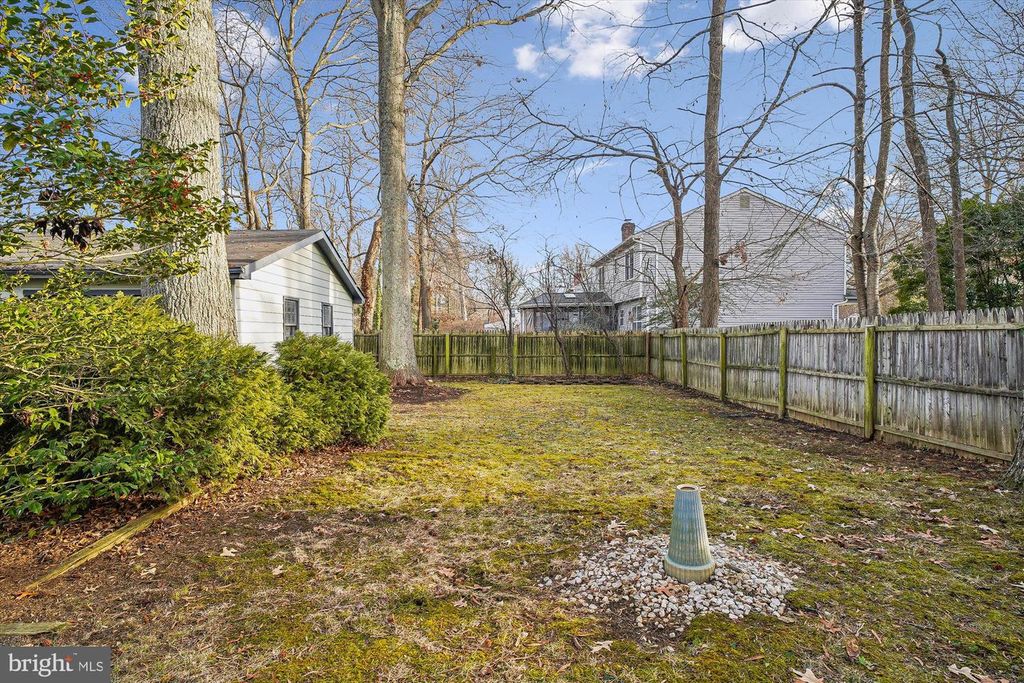 Image 28 of property listing at 2845 CARROLLTON RD, Annapolis, MD 21403