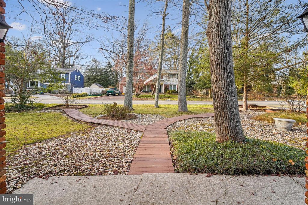 Image 3 of property listing at 2845 CARROLLTON RD, Annapolis, MD 21403