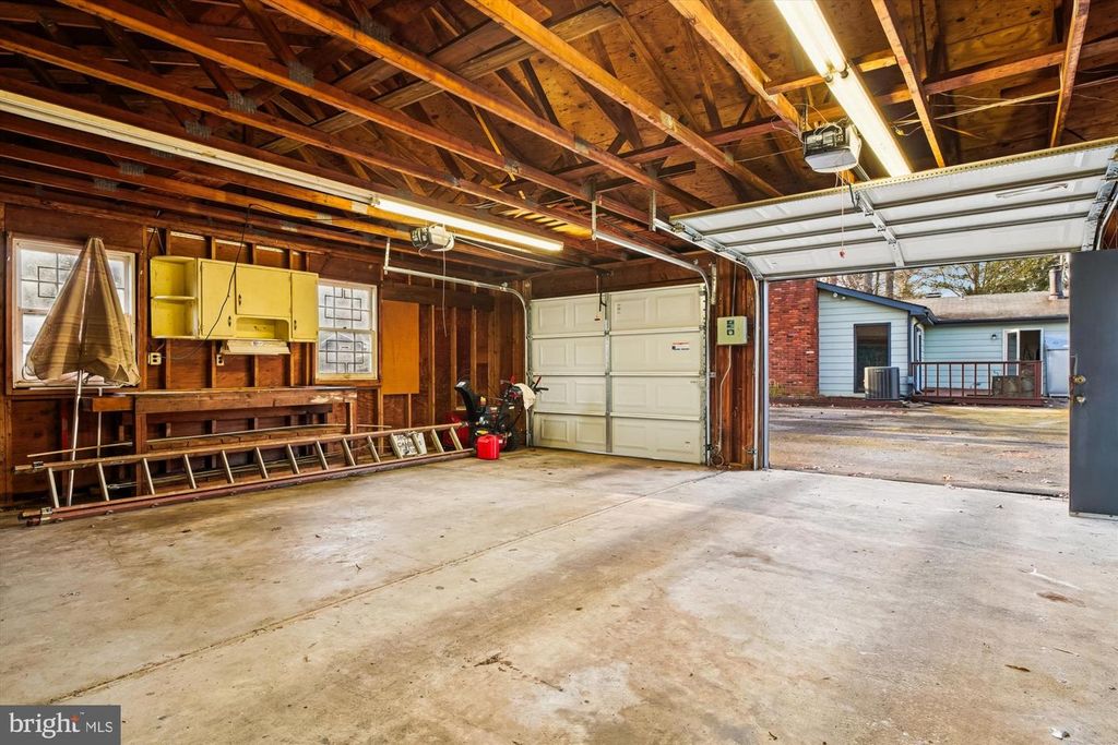 Image 31 of property listing at 2845 CARROLLTON RD, Annapolis, MD 21403