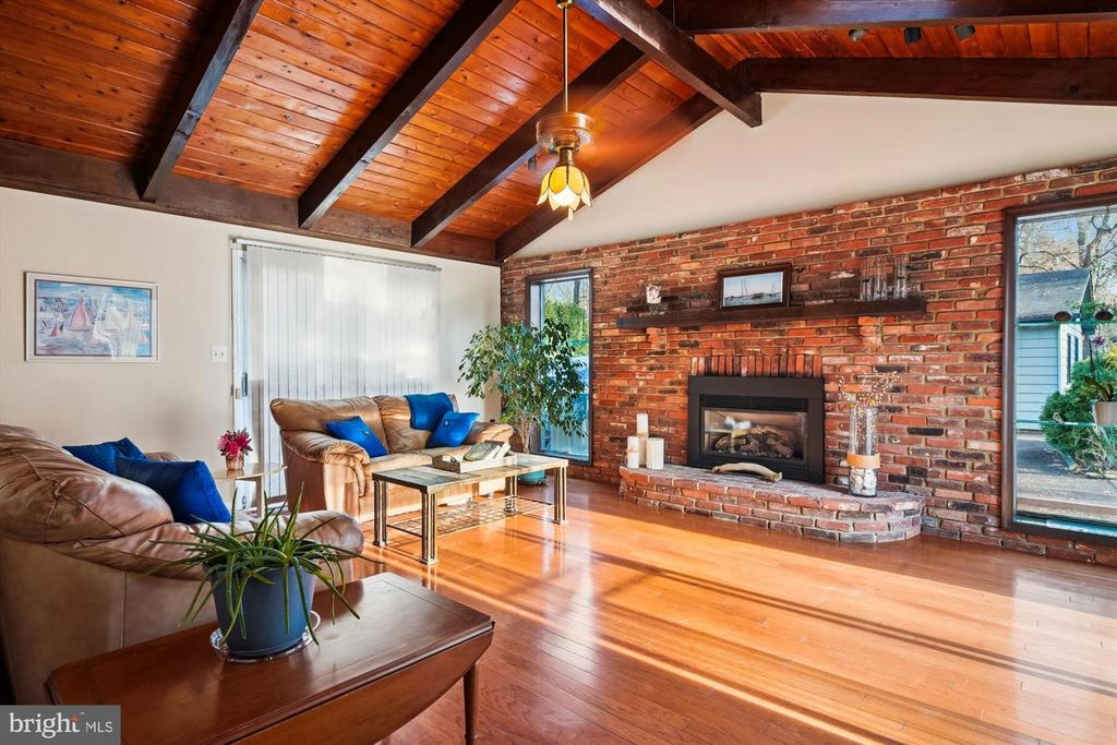 Image 7 of property listing at 2845 CARROLLTON RD, Annapolis, MD 21403