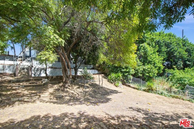 425 N Eastern Avenue, Los Angeles, CA 90022