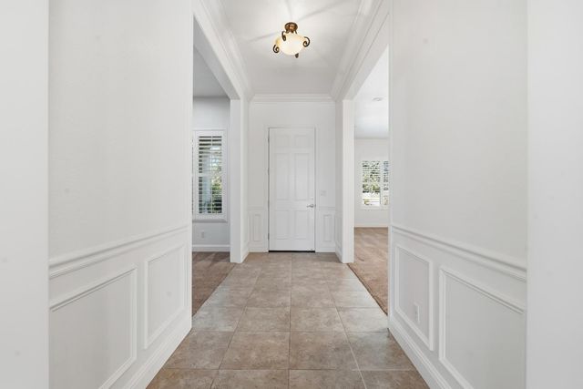 2472 Ashbridge Ln, Manteca, CA 95336