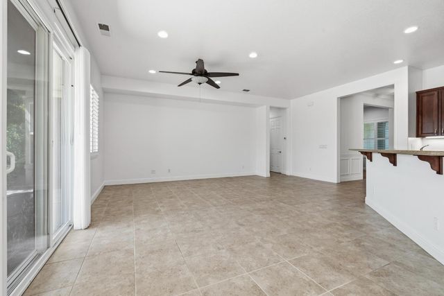 2472 Ashbridge Ln, Manteca, CA 95336