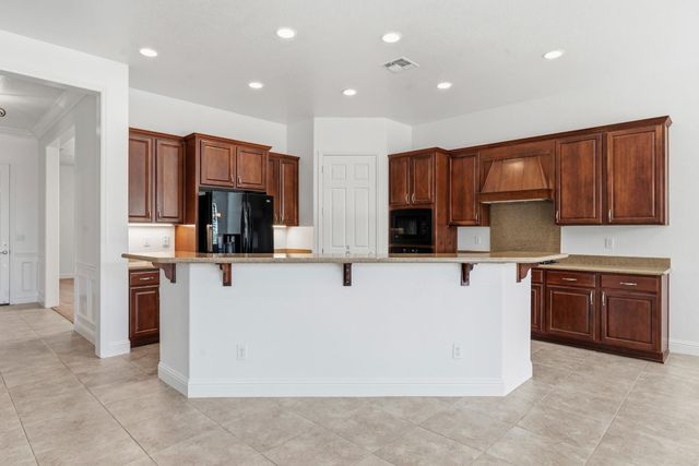 2472 Ashbridge Ln, Manteca, CA 95336