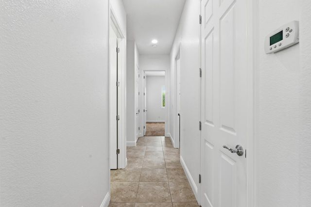 2472 Ashbridge Ln, Manteca, CA 95336