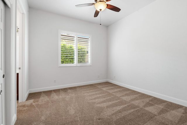 2472 Ashbridge Ln, Manteca, CA 95336