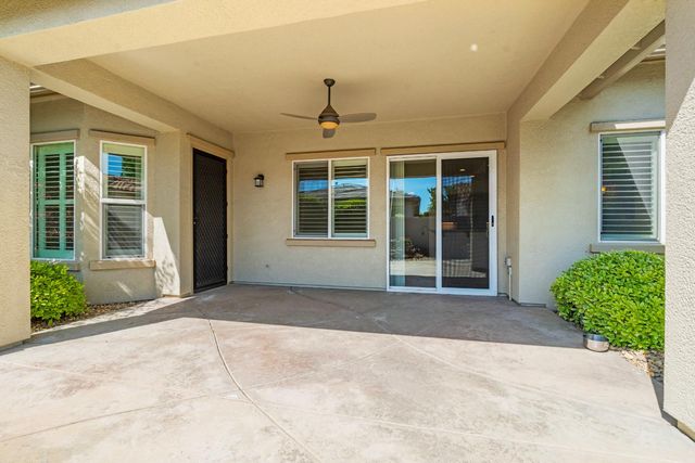 2472 Ashbridge Ln, Manteca, CA 95336