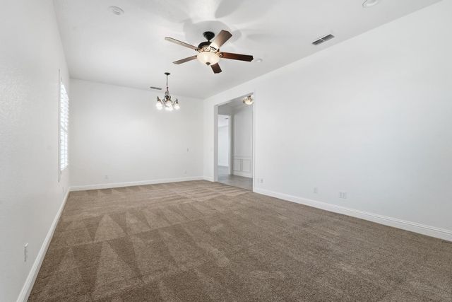 2472 Ashbridge Ln, Manteca, CA 95336