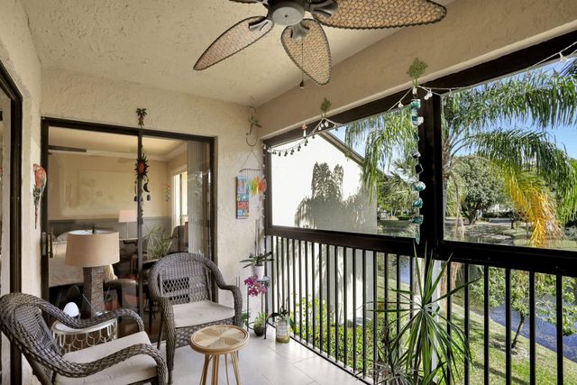 3273 Carambola Circle 23137, Pompano Beach, FL 33066