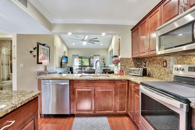 3273 Carambola Circle 23137, Pompano Beach, FL 33066