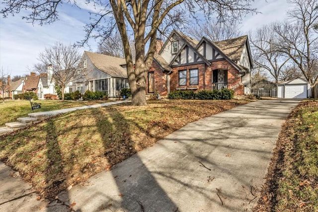 7547 Grand Avenue, Kansas City, MO 64114