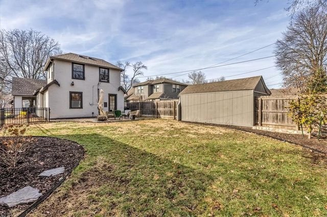 7547 Grand Avenue, Kansas City, MO 64114