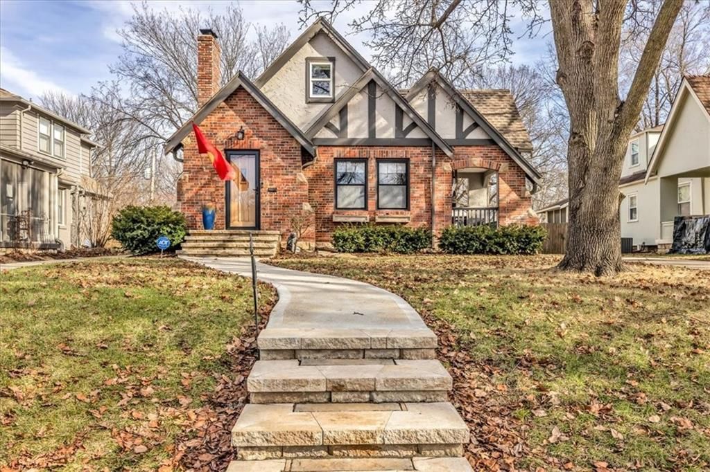 7547 Grand Avenue, Kansas City, MO 64114