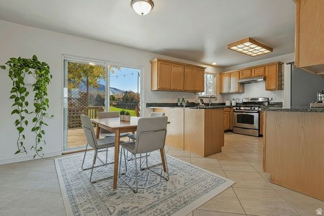 10543 S WEEPING WILLOW DR, Sandy, UT 84070