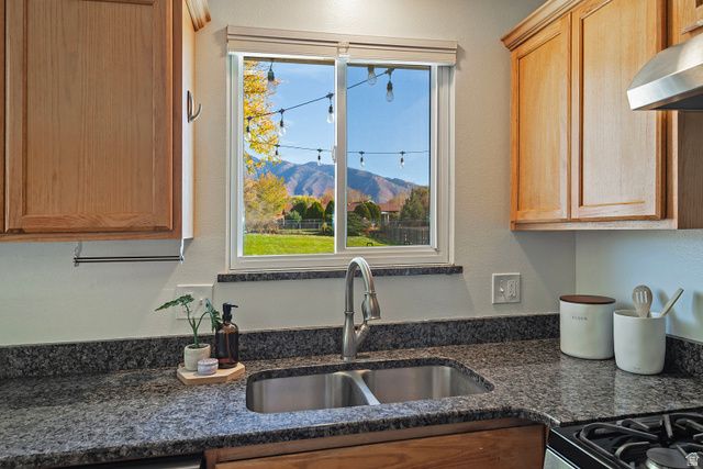 10543 S WEEPING WILLOW DR, Sandy, UT 84070