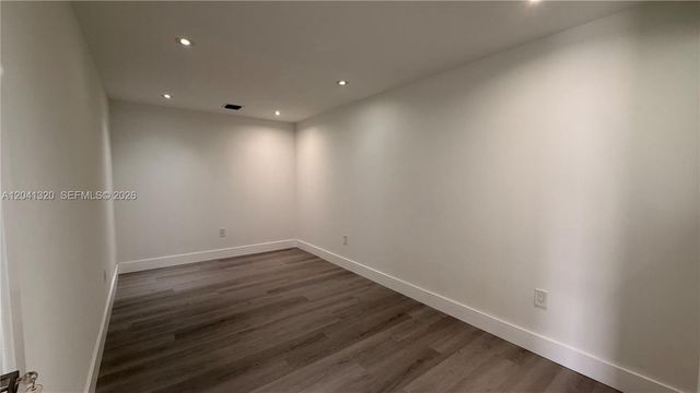 8335 NW 64th St 1, Medley, FL 33166