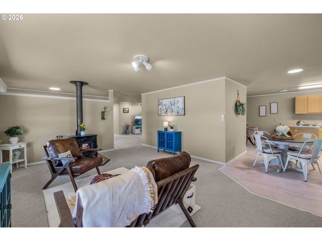 3099 Nw WILLIAMS Way, Redmond, OR 97756