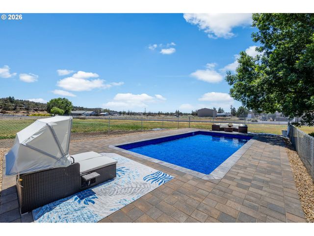 3099 Nw WILLIAMS Way, Redmond, OR 97756