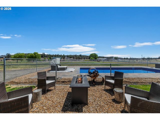 3099 Nw WILLIAMS Way, Redmond, OR 97756