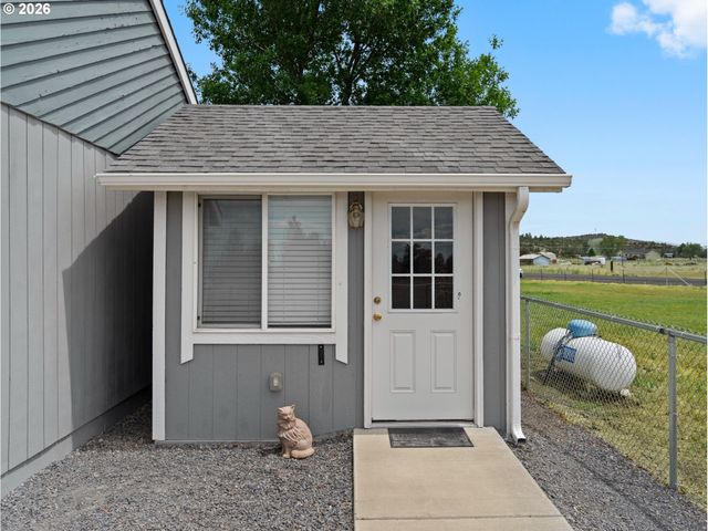 3099 Nw WILLIAMS Way, Redmond, OR 97756