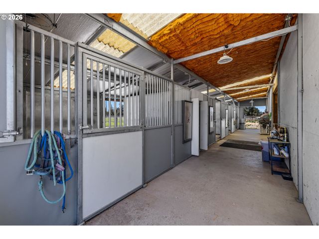 3099 Nw WILLIAMS Way, Redmond, OR 97756