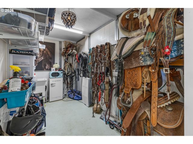 3099 Nw WILLIAMS Way, Redmond, OR 97756
