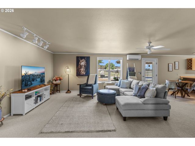 3099 Nw WILLIAMS Way, Redmond, OR 97756