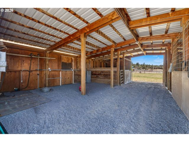 3099 Nw WILLIAMS Way, Redmond, OR 97756