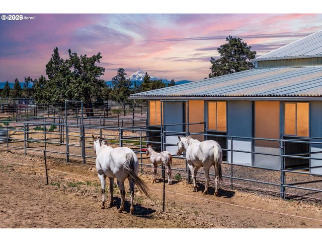 3099 Nw WILLIAMS Way, Redmond, OR 97756