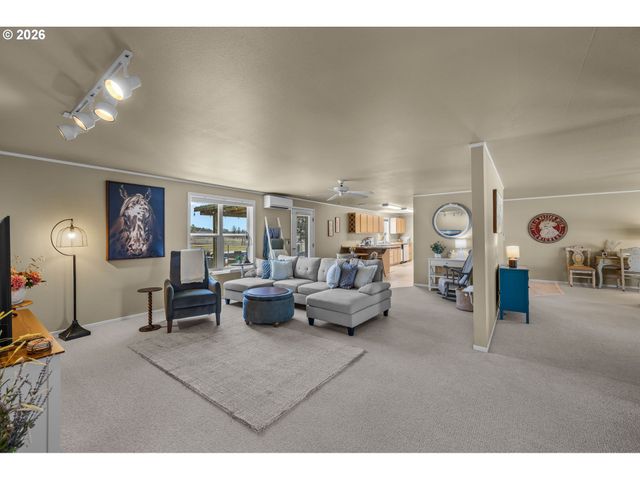 3099 Nw WILLIAMS Way, Redmond, OR 97756
